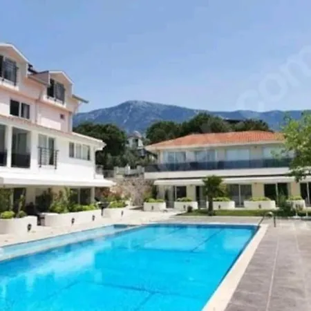 Apartamento Stunning In Oludeniz With Seaview And Pool