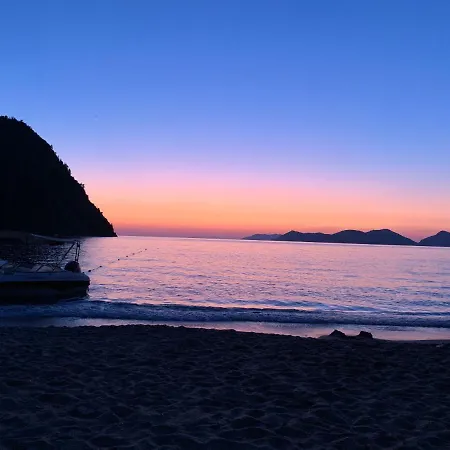 Stunning In Oludeniz With Seaview And Pool Apartamento *